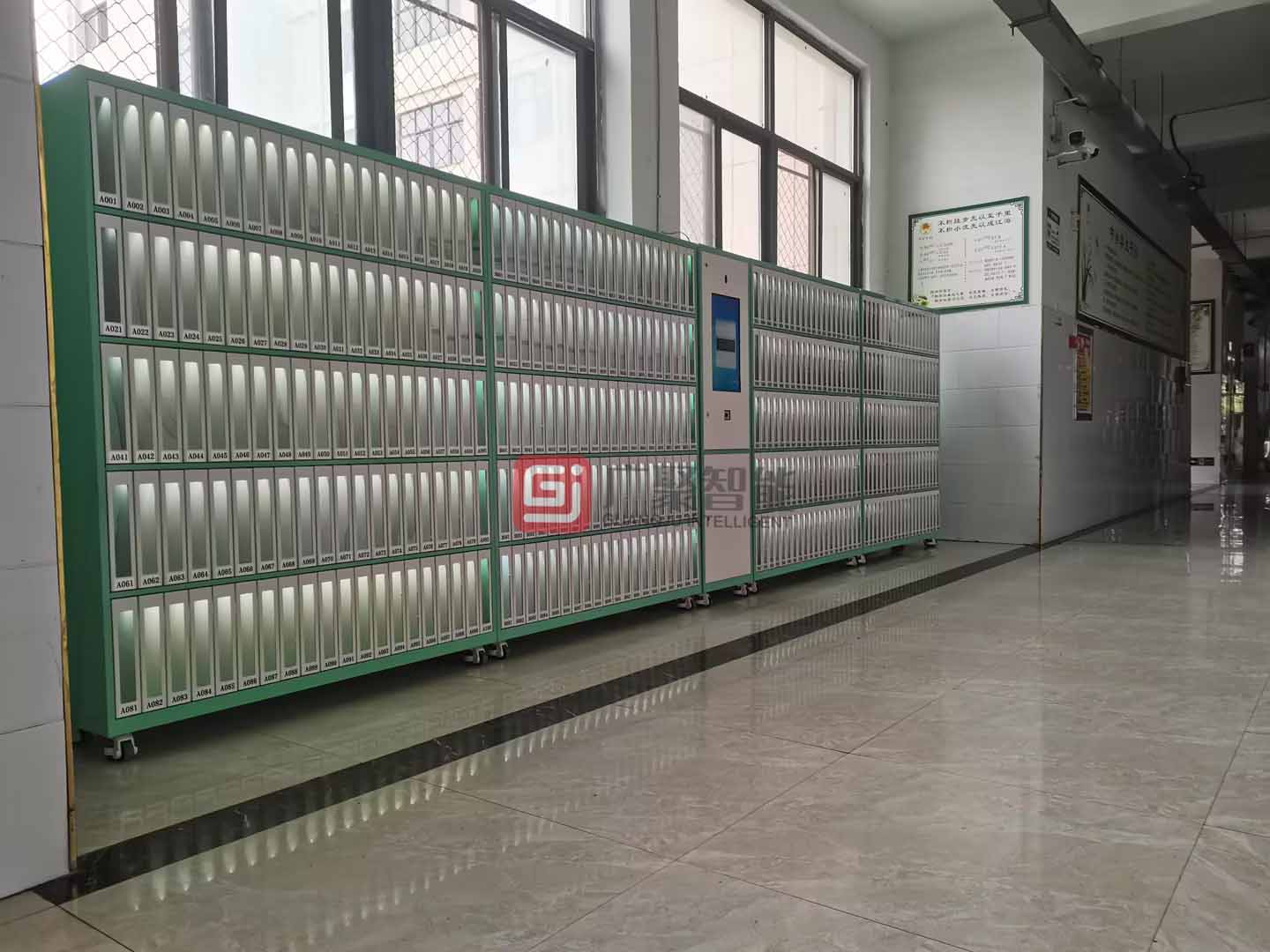 河南開封中學(xué)智能圖書柜調(diào)試完成